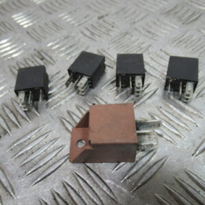 Lot relais PIAGGIO MP3 300 YOURBAN – 2013 –