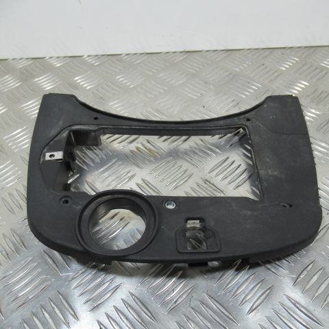 Fermeture de selle VESPA 125 ET4 – 2004 –