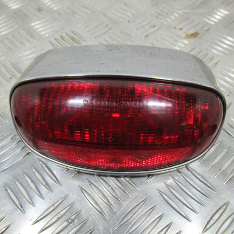 Feu arrière VESPA 125 ET4 – 2004 –