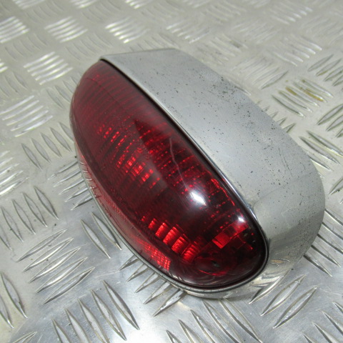 Feu arrière VESPA 125 ET4 – 2004 –