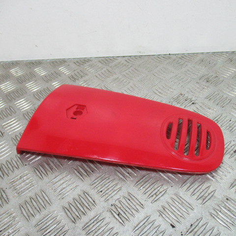Couvercle tablier avant VESPA 125 ET4 – 2004 –