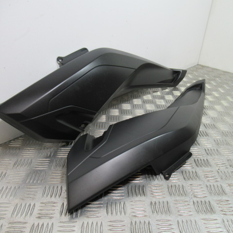 Caches latéraux YAMAHA 125 XMAX – 2015 –