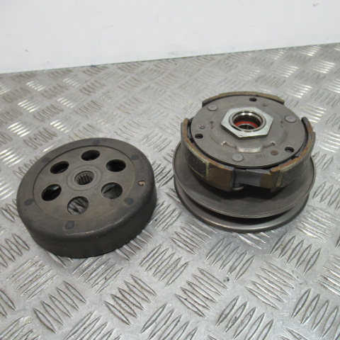 Embrayage + cloche YAMAHA 125 XMAX – 2015 –