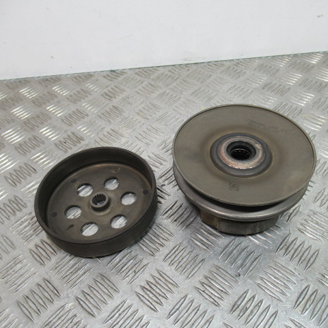 Embrayage + cloche YAMAHA 125 XMAX – 2015 –