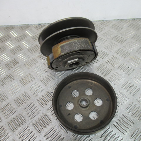 Embrayage + cloche YAMAHA 125 XMAX – 2015 –