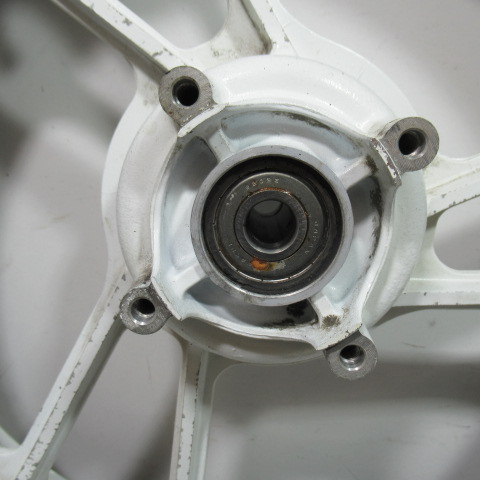 Roue arrière SUZUKI 600 GSXF – 1988 –