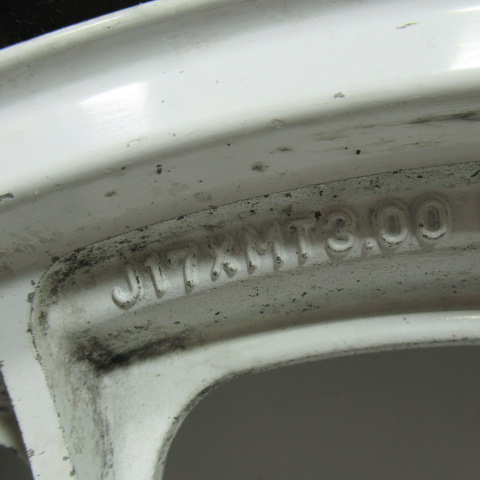 Roue arrière SUZUKI 600 GSXF – 1988 –