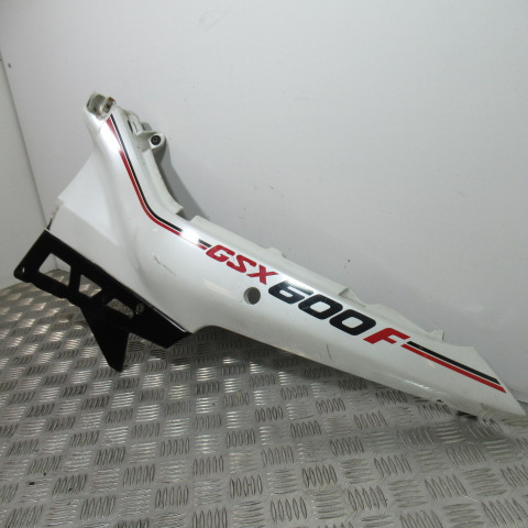 Flanc arrière gauche SUZUKI 600 GSXF – 1988 –