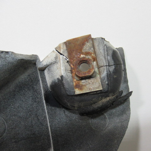 Flanc arrière gauche SUZUKI 600 GSXF – 1988 –