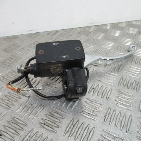 Maitre cylindre droit SUZUKI 600 GSXF – 1988 –