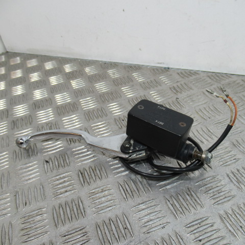 Maitre cylindre droit SUZUKI 600 GSXF – 1988 –