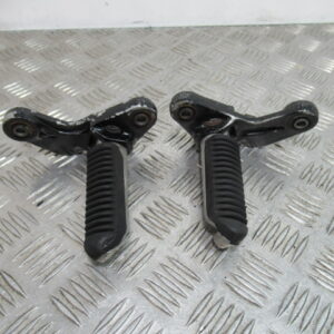 Repose pieds SUZUKI 600 GSXF – 1988 –