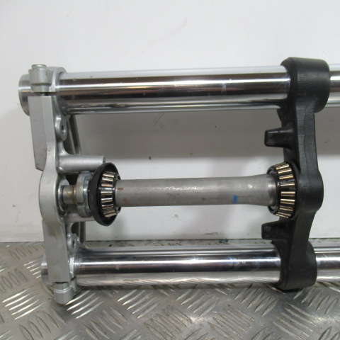 Fourche SUZUKI 600 GSXF – 1988 –