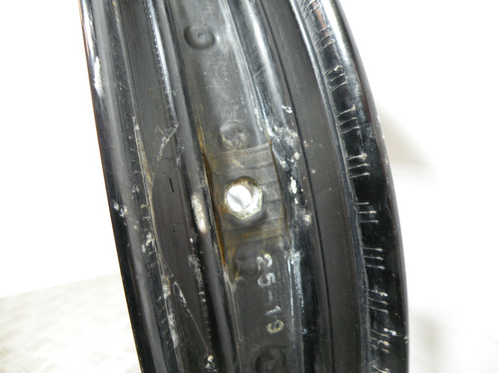 Jante avant SUZUKI XF 650 FREEWING 4t -1998-