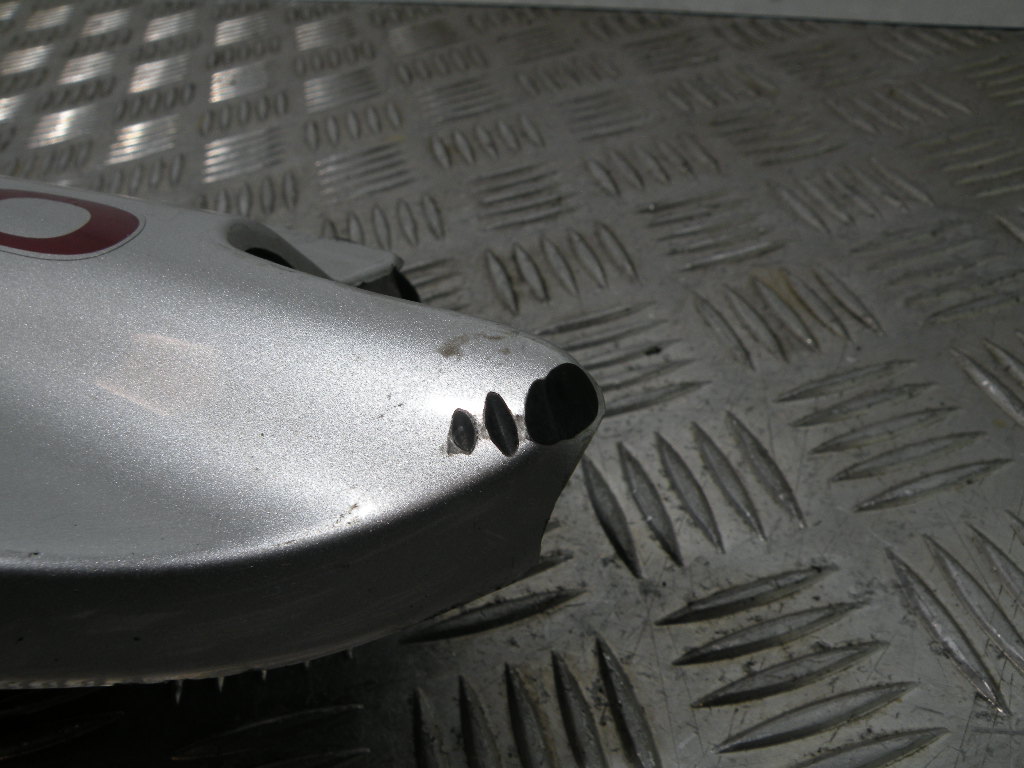 Cache sous selle gauche SUZUKI XF 650 FREEWING 4t -1998-