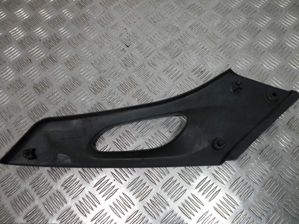 Cache latéral gauche SUZUKI XF 650 FREEWING 4t -1998-