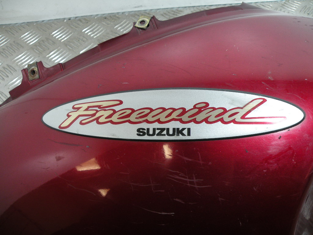 Carénage avant gauche SUZUKI XF 650 FREEWING 4t -1998-