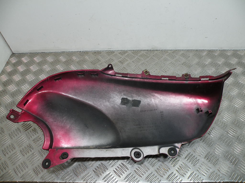 Carénage avant gauche SUZUKI XF 650 FREEWING 4t -1998-