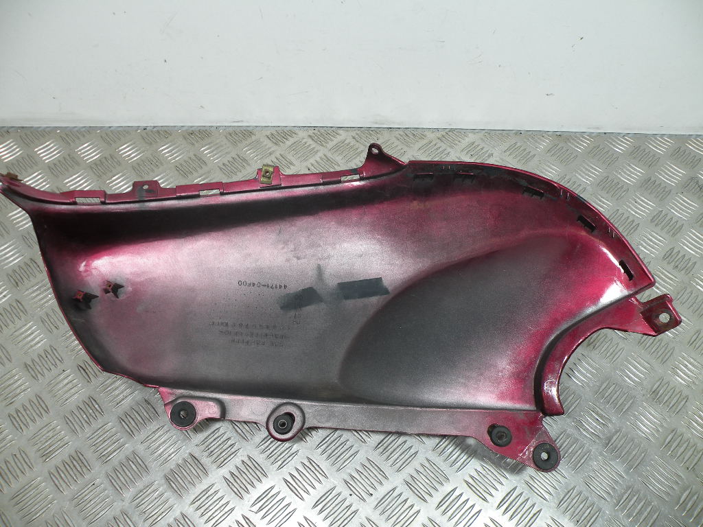 Carénage avant droit SUZUKI XF 650 FREEWING 4t -1998-