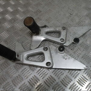 Platines repose pieds arrière SUZUKI XF 650 FREEWING 4t -1998-