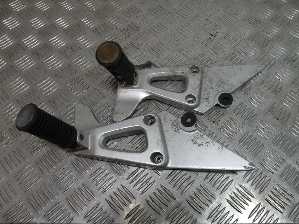Platines repose pieds arrière SUZUKI XF 650 FREEWING 4t -1998-