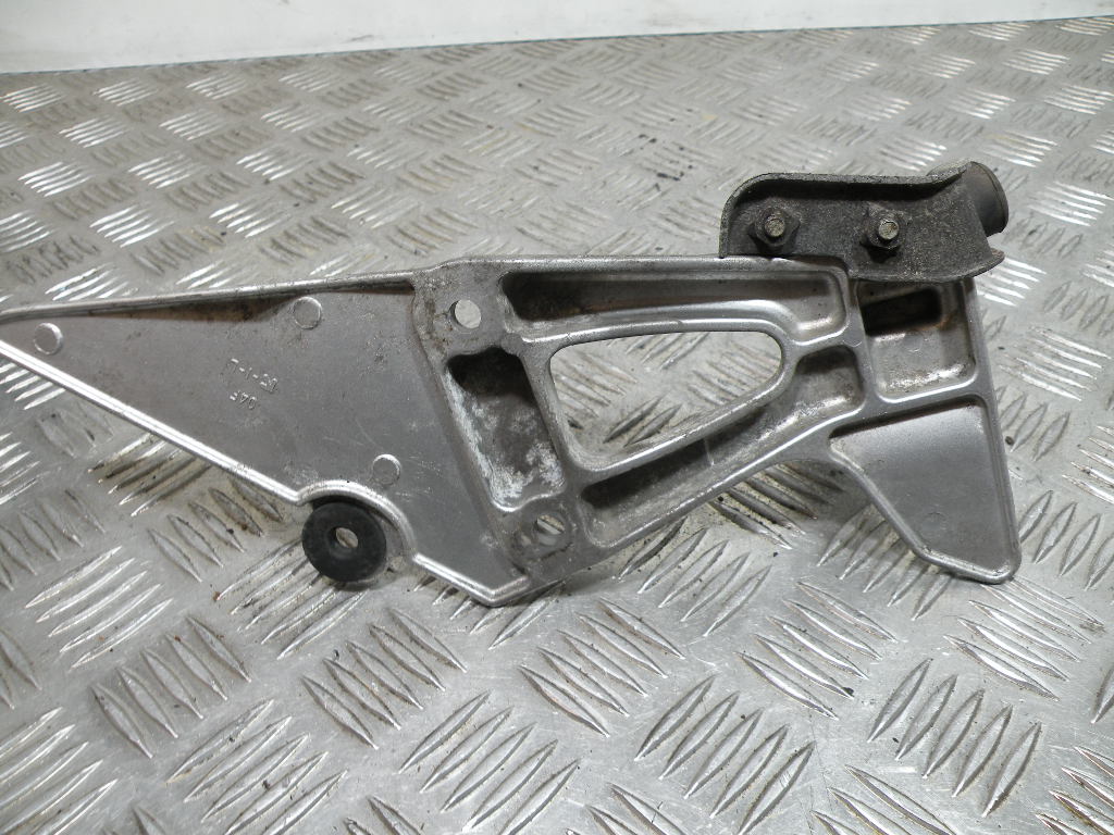 Platines repose pieds arrière SUZUKI XF 650 FREEWING 4t -1998-