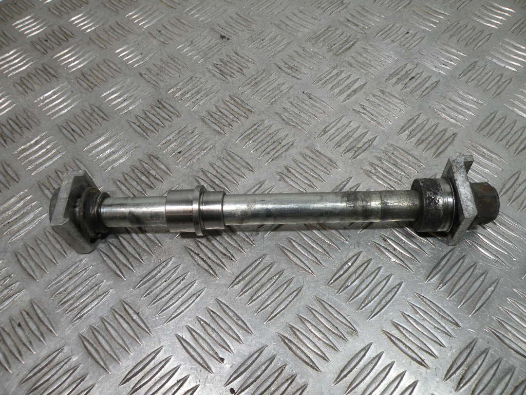 Axe de roue arrière SUZUKI XF 650 FREEWING 4t -1998-