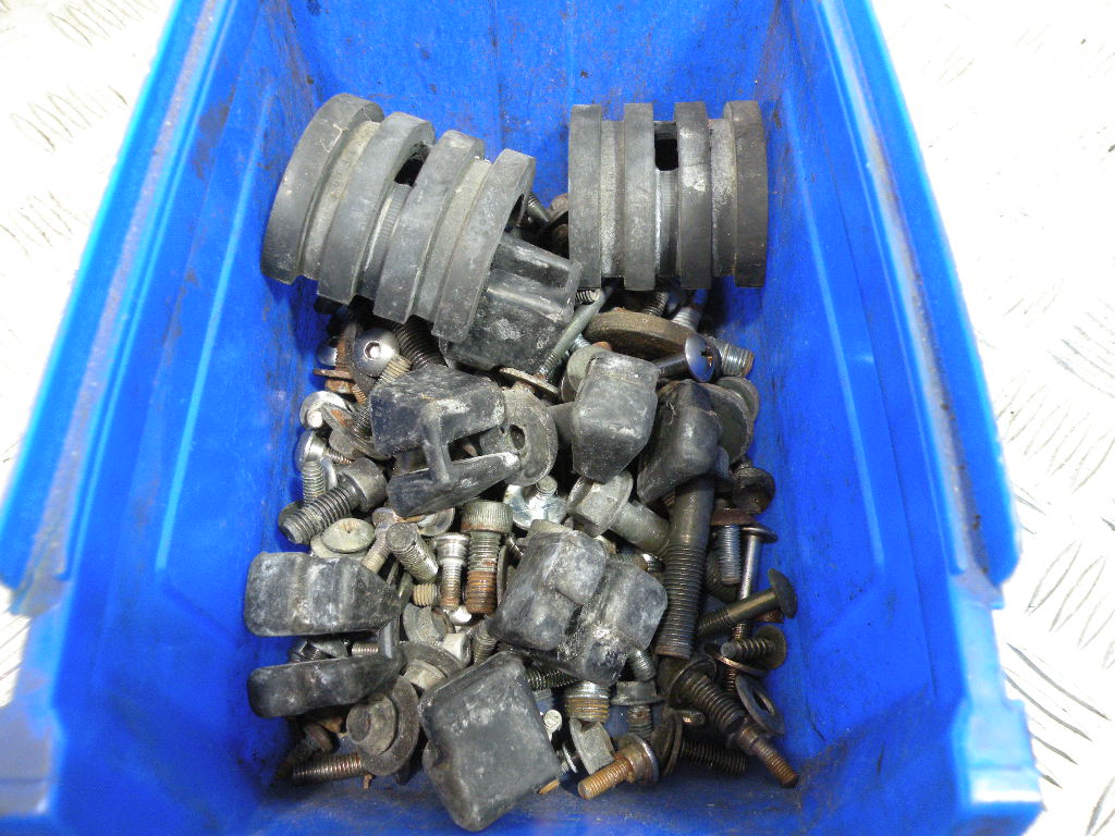 Visseries et caoutchoucs SUZUKI XF 650 FREEWING 4t -1998-