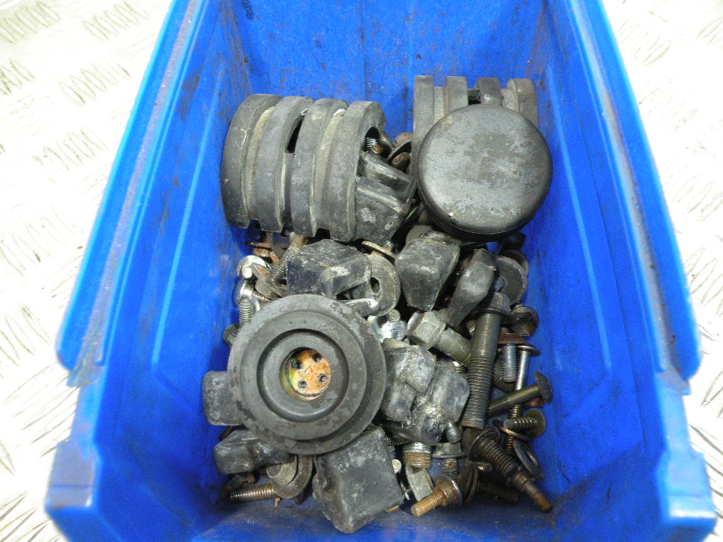 Visseries et caoutchoucs SUZUKI XF 650 FREEWING 4t -1998-