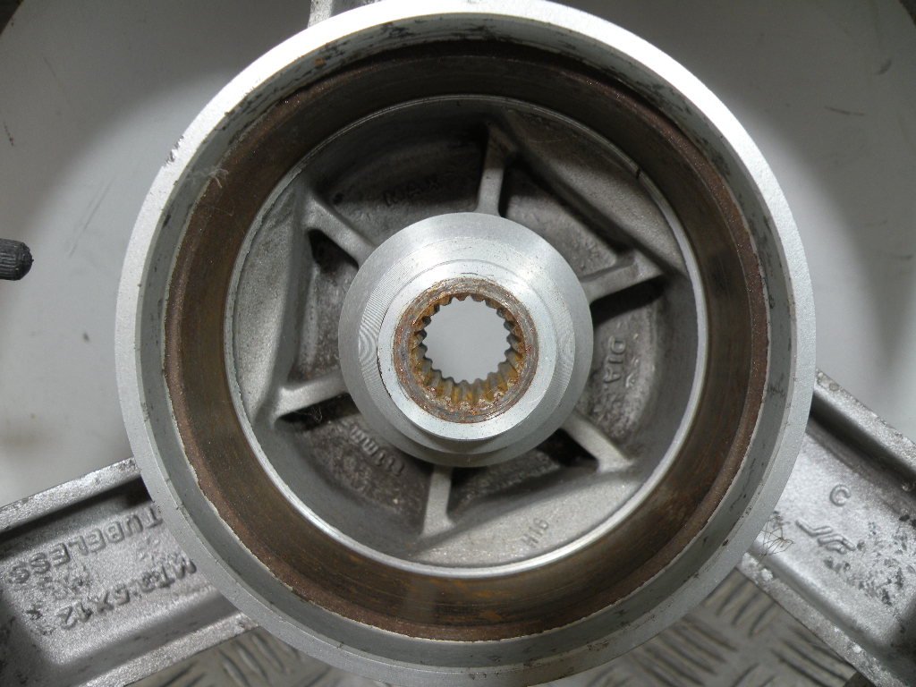 Roue arrière PEUGEOT 50 VIVACITY 2t -2002-