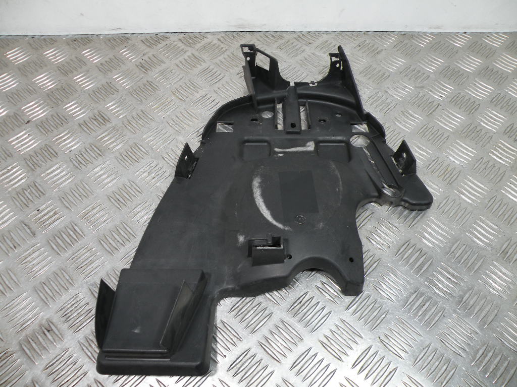 Passage de roue arrière PEUGEOT 50 VIVACITY 2t -2002-