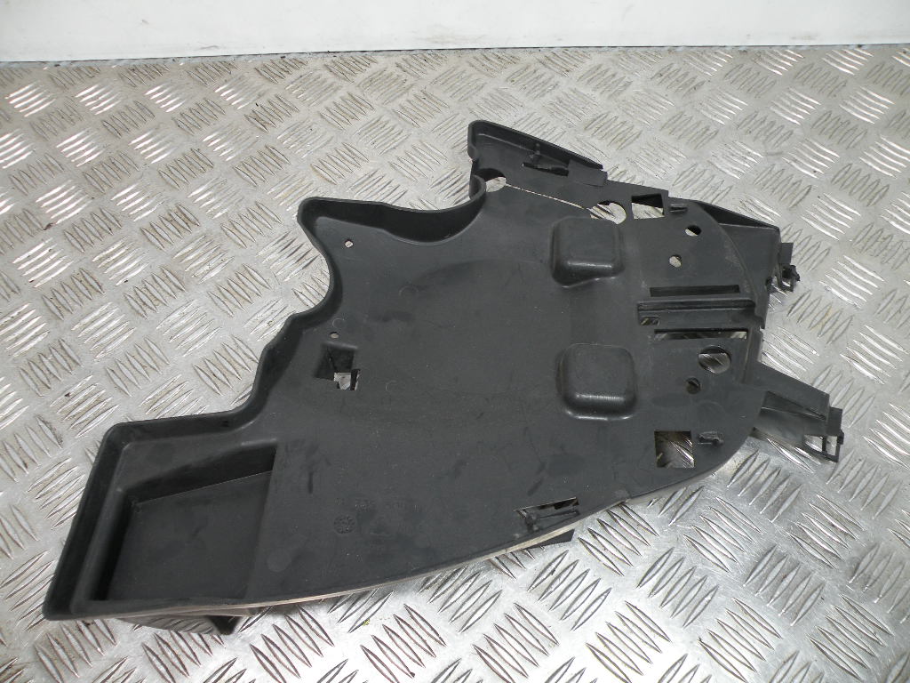 Passage de roue arrière PEUGEOT 50 VIVACITY 2t -2002-