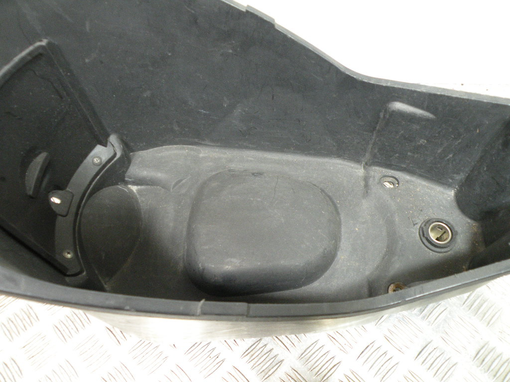 Coffre sous selle PEUGEOT 50 VIVACITY 2t -2002-
