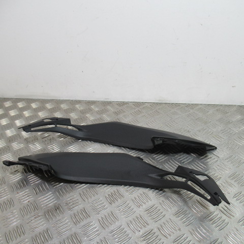 Caches réservoir droit et gauche KAWASAKI Z800 – 2014 –