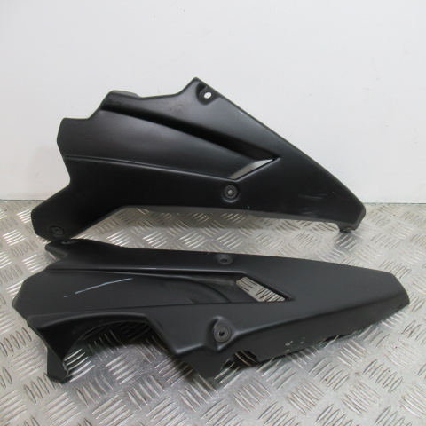 Caches arrière droit et gauche KAWASAKI Z800 – 2014 –