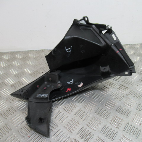 Ecope radiateur droit KAWASAKI Z800 – 2014 –