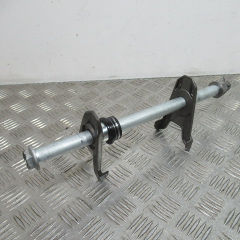 Axe roue arrière KAWASAKI Z800 – 2014 –