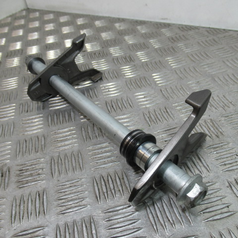 Axe roue arrière KAWASAKI Z800 – 2014 –