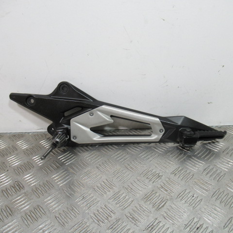 Platine repose pied gauche KAWASAKI Z800 – 2014 –
