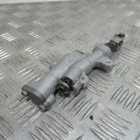 Maitre cylindre frein arrière YAMAHA 250 YZF – 2011 –