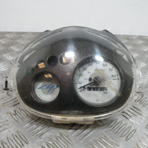 Optique phare / Compteur (12 793 km) PIAGGIO 50 ZIP 2t -2014-