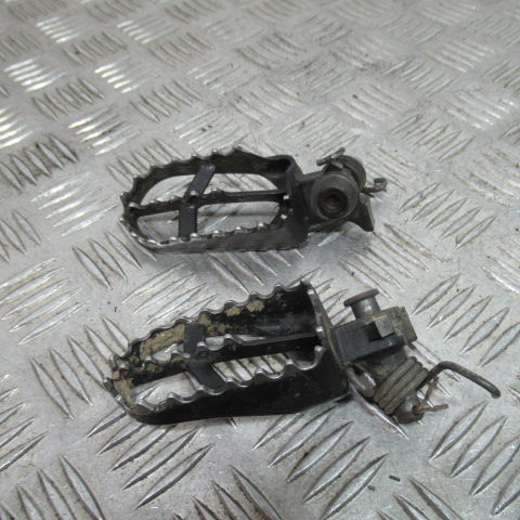 Cale pieds YAMAHA 85YZ – 2006 –