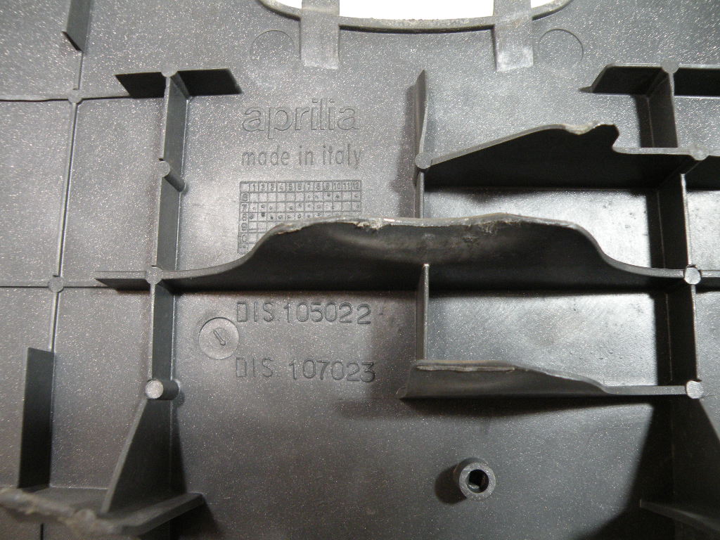 Marche pied APRILIA 50 SCARABEO 4t -2009-