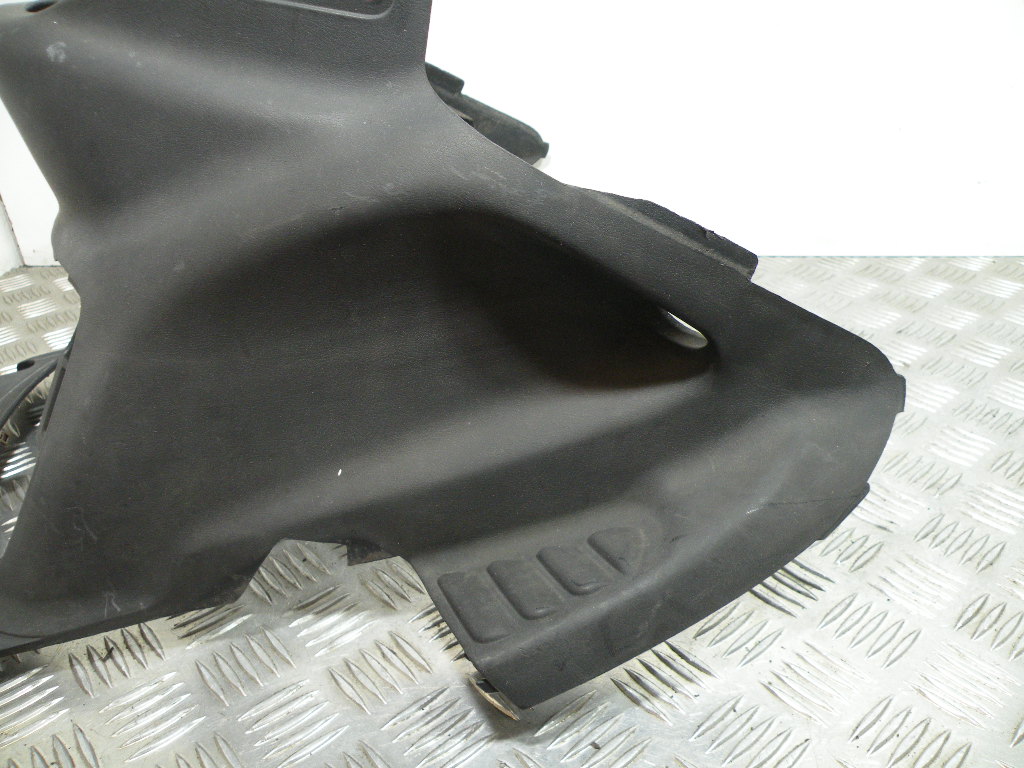 Cache sous selle YAMAHA 125 CYGNUS 4t -2006-