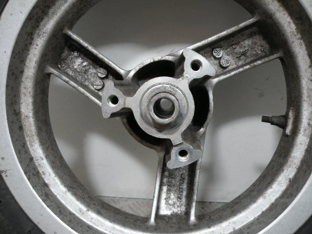 Roue avant PEUGEOT 125 VIVACITY 4t -2011-