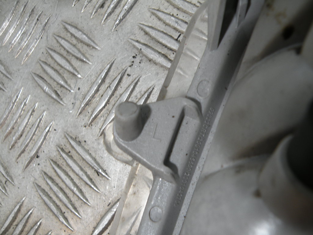 Feu arrière gauche PEUGEOT 125 VIVACITY 4t -2011-