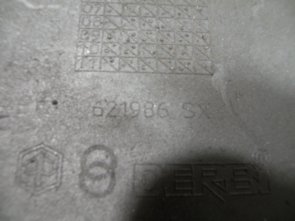 Carrénage latéral gauche PIAGGIO 50 FLY 2t -2014-