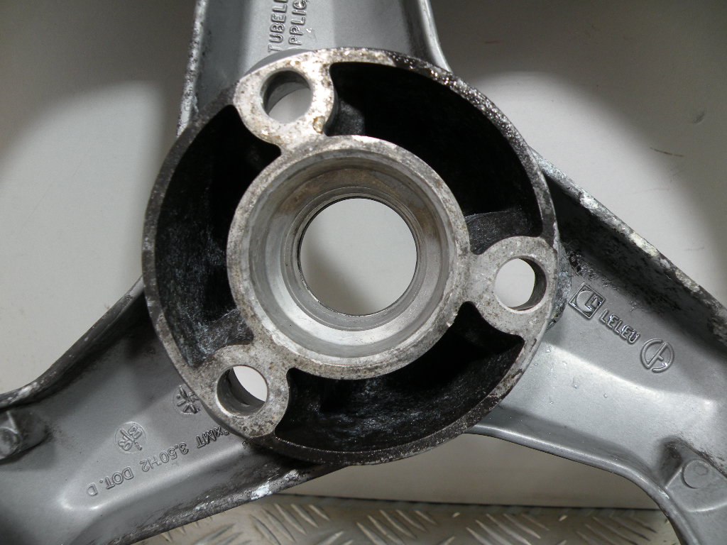 Roue arrière PEUGEOT 100 ELYSEO 2t -2003-