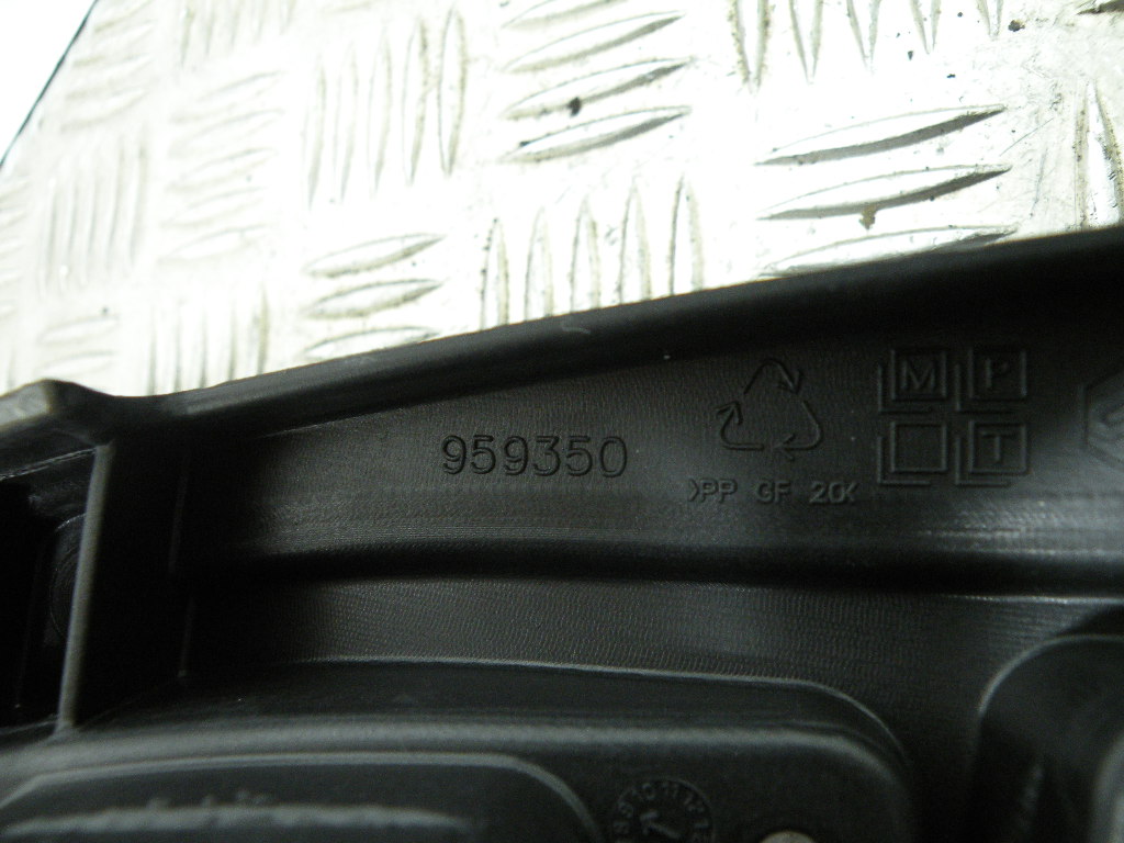 Coffre sous selle PIAGGIO 50 NRG 2t -2010-