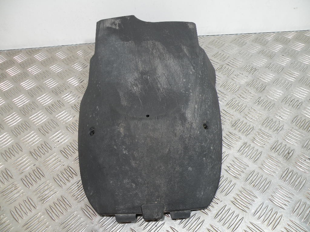 Sabot bas de caisse PIAGGIO 50 NRG 2t -2010-